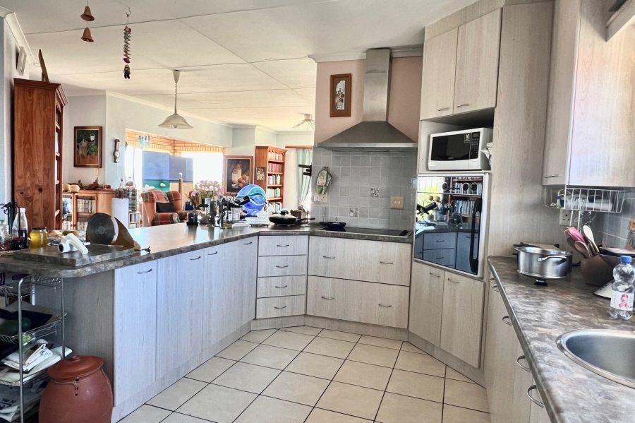 3 Bedroom Property for Sale in Wavecrest Eastern Cape